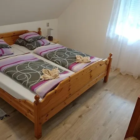 Be-la 2 Vendeghaz Guest house *